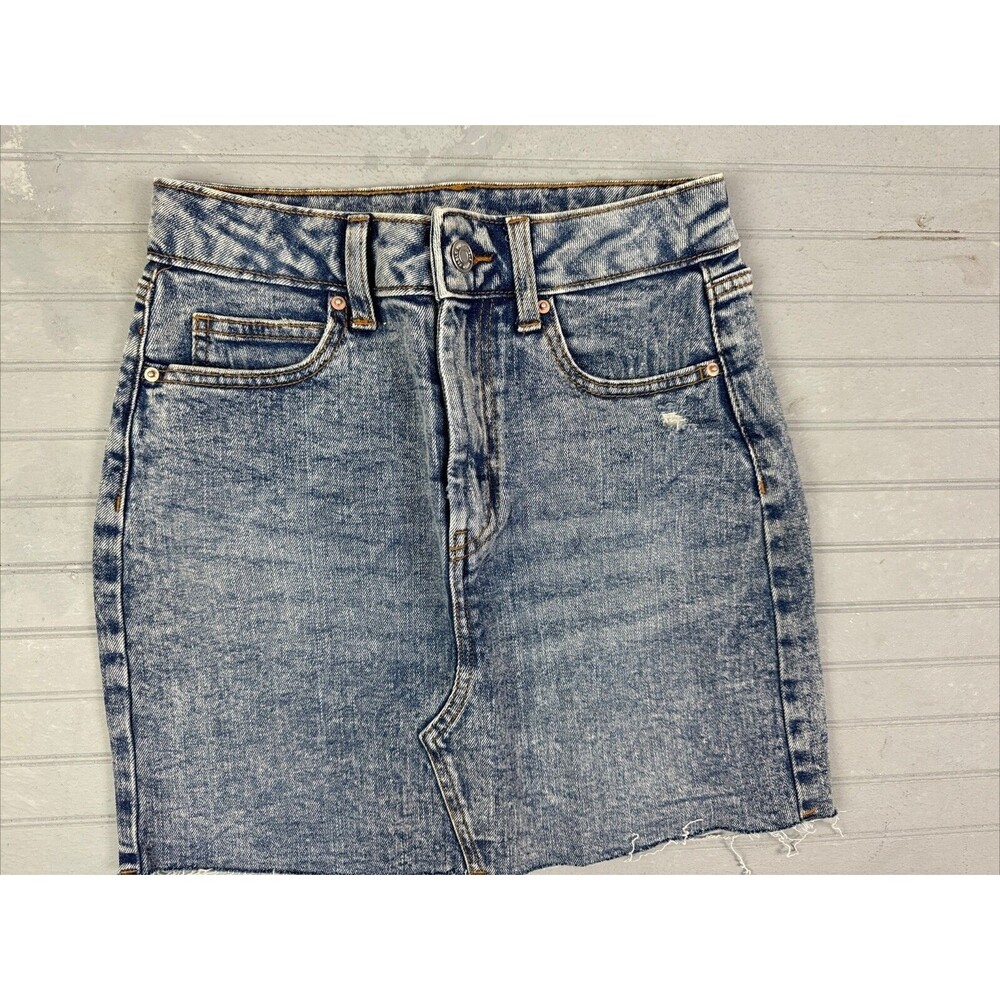Wild Fable Size 0 Women Skirt Denim Jean Short Straight Raw Hem Stretch Med Wash